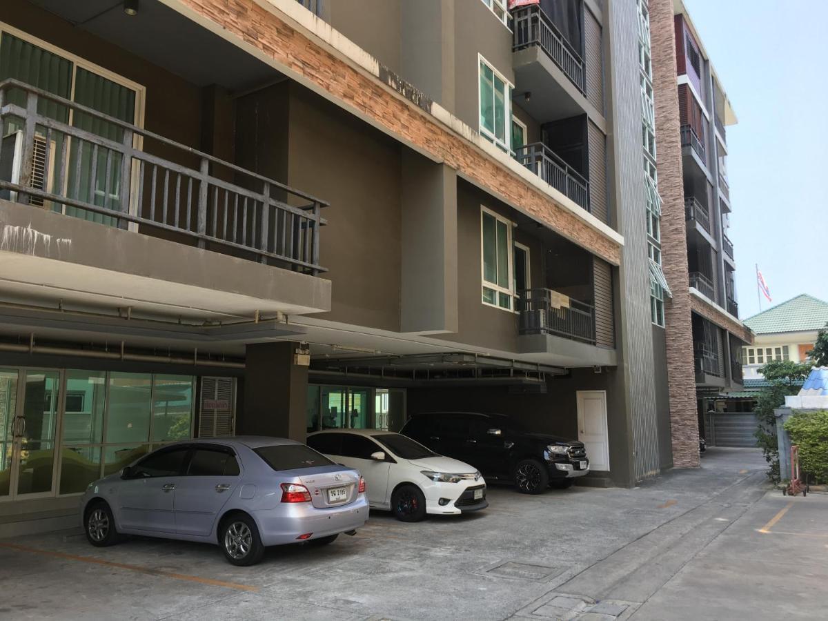 The Living Condo Bang Saen Bagian luar foto